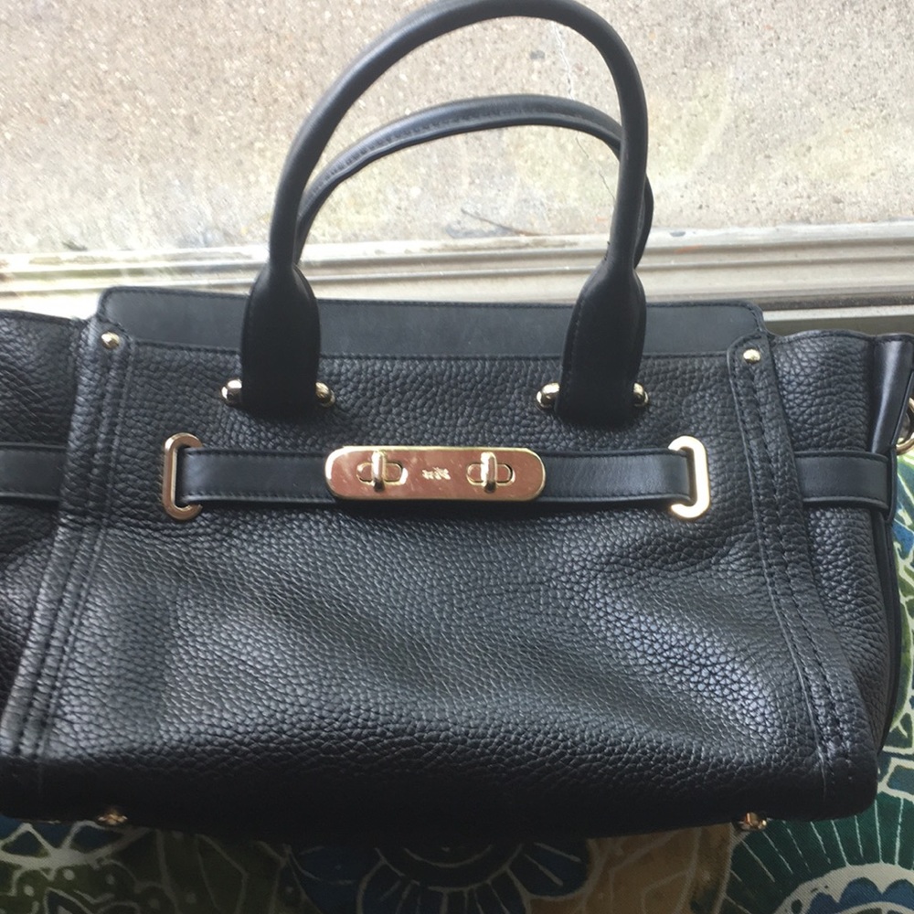 Final sale Vintage Coach preloved good comdition